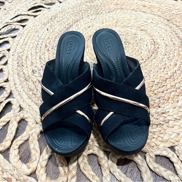 Crocs Leigh ii Metalblock Dual Comfort Wedge Platform black with gold size 9 - Picture 2 of 5